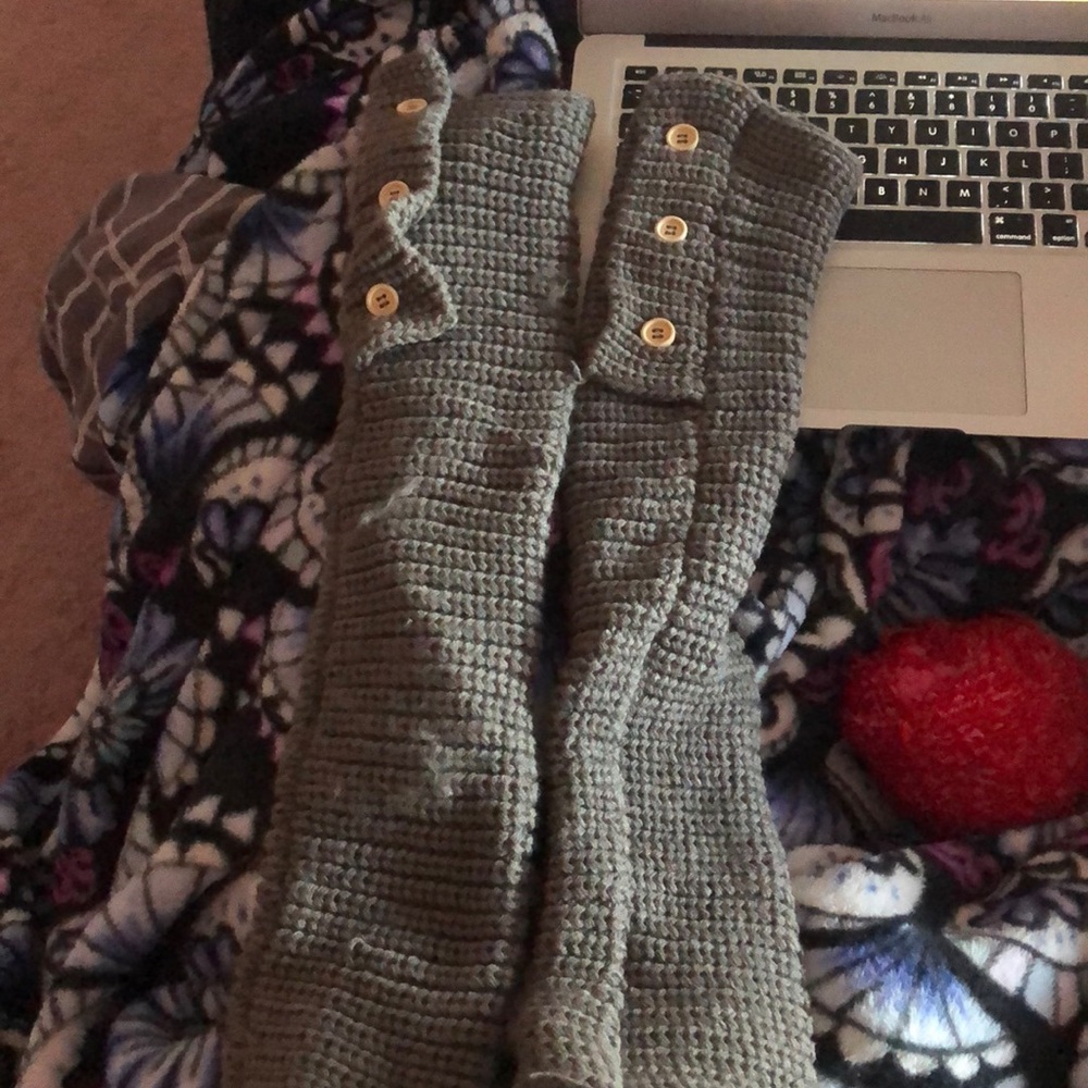 Grey knitted leg warmers